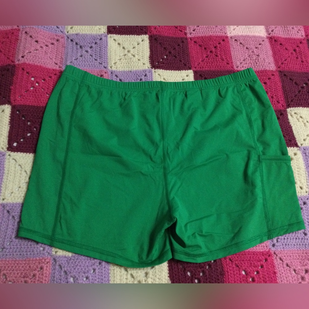 Lilly Pulitzer Shorts Luxletic 12 - Picture 2 of 4